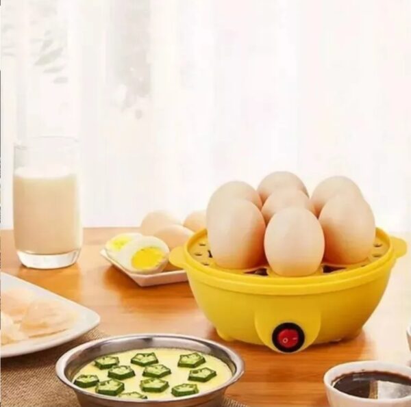 Gallina cocinadora a vapor de huevos